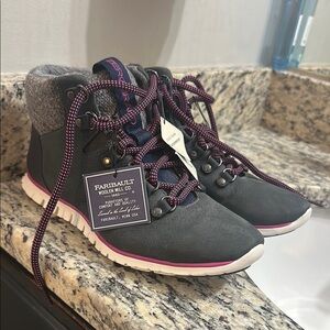 Cole Haan Women's Gray and Pink Hiking Boots Waterproof NEW ( Never Worn) Size 7